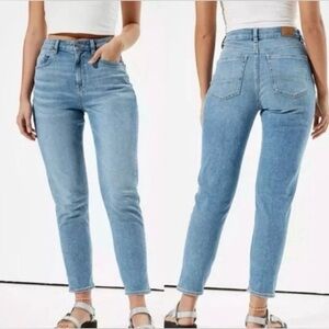 American Eagle Mom Straight Jean High Rise Light Blue Wash Denim Jean Pants 8S